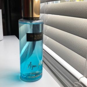 VS Aqua Kiss fragrance mist